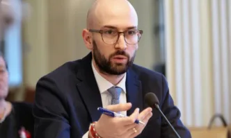 Финансовият министър очаква спад на цените по бензиностанциите