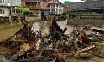 Река преля в град Берковица в четвъртък следобед Потопът наводни