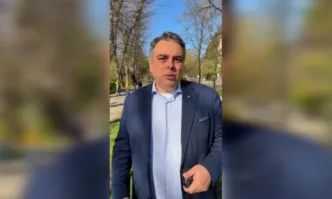 Асен Василев упражни вота си в Хасково