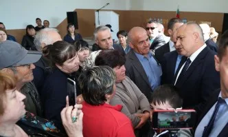 Борисов обеща на тютюнопроизводители държавна помощ за претърпени щети