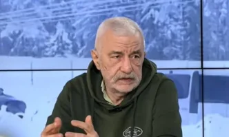 Трима души са се свързали с мен и са ми