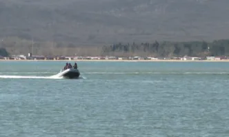 В продължение на проведеното вчера от Военноморските сили водолазно обследване