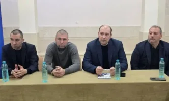 Именно местната власт е тази която трябва да намира решения