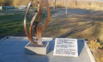 Експресно: Възстановиха осквернения паметник за загиналите българи с кораба Илинден