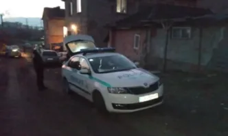 Задържаха петима души при спецакция в Перник съобщиха от полицията Операцията