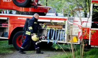 Пожар гори в депо за гуми в района на крайезерния