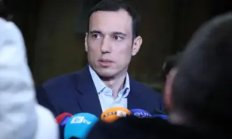 Столичният кмет ходи и до тоалетна с охрана и пиар