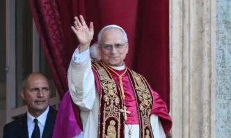 Папа Лъв Четиринадесети призова в неделната си молитва Ангел Господен