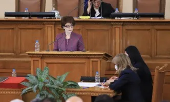 Деси Атанасова: Време е шоуто да приключи! На политическата сцена няма скечове