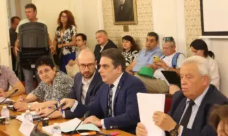 От Фейсбук профила на Кристиян ШкварекВчера в Парламента се случи