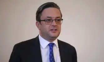 Проблемът ни с ПП ДБ е че ни карат да носим