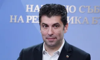 Бащата на Кирил Петков притеснен: Пращат Кирчо на скенер, за да видят дали се друса