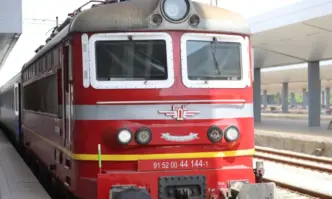 Криминално проявен мъж е нападнал машинист на влак съобщи bTV