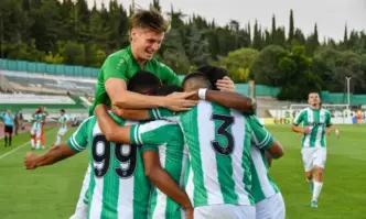 Берое победи с класическото 3 0 Славия при домакинството си от