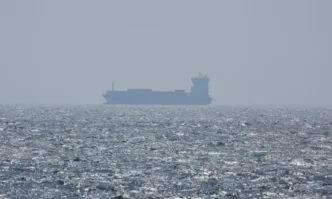 Politico: Петролната индустрия протестира срещу условията на мирното споразумение с Иран