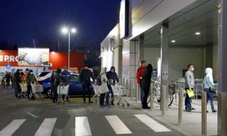 Големите супермаркети са поставили ограничения в продажбите им Не само