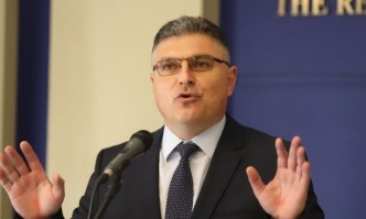 Има опит да бъде прокарана резолюция с доста некоректен текст