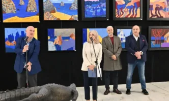 Изложбата Пластове цвят на Галерия 33 очарова публиката по време на тържественото откриване в НДК