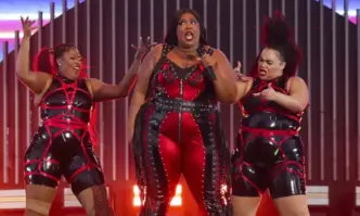 Поп звездата Лизо е обвинена за сексуален тормоз създаване на