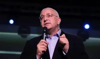 Управляващата коалиция не е заплашена защото няма алтернатива Това каза