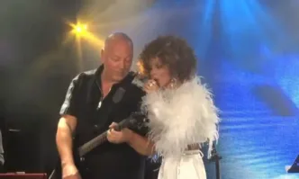 Малко познатото амплоа на музикант разкри отново пред публиката заместник