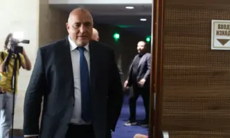 Отново виждате парламентът с какво се занимава и затова е