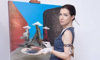 Художничката представя Безкрайност Infinity в Галерия Vivacom Art Hall