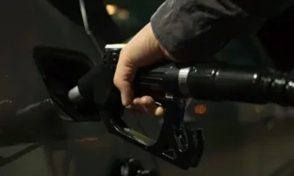 Продавач в бензиностанция открадна 42 хил. лв. от касата
