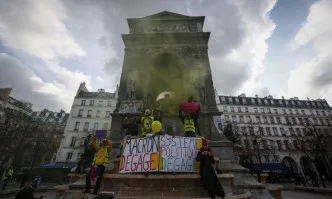 Национална стачка блокира Франция, анулирани са полети