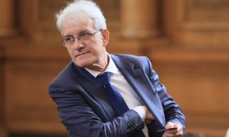 Оформят се два центъра на власт Дондуков 1 и