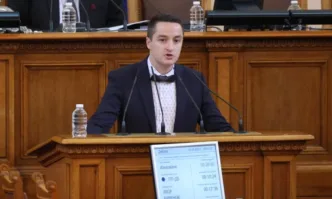 От Фейсбук профила на Явор Божанков депутат от коалиция ПП ДБКопейката