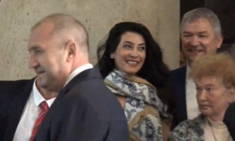 Семейство Бобокови се радват на президента от първия ред Добрите