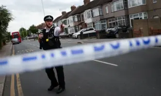 Британската полиция продължава мащабното издирване на заподозрения Кайл Клифърд след