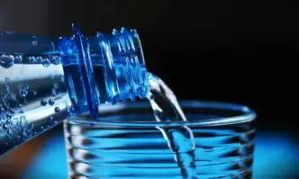 Вдигат цената на бутилираната минерална вода в Гърция