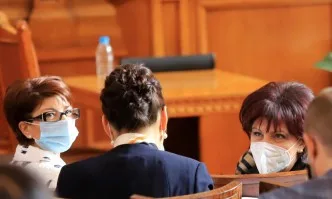 Десислава Атанасова: Слави Трифонов вече излъга своите избиратели за мажоритарния вот
