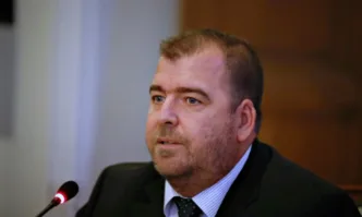 Предшественикът ми ми остави много работа Има проблеми които трябва