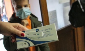 Без тестове за коронавирус за учениците