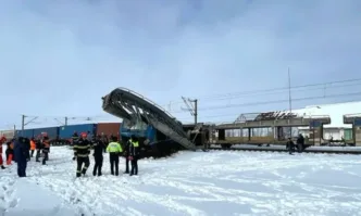Товарен влак на българската компания ПИМК се е сблъскал с