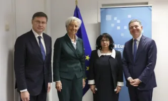 Всъщност новото правителство попита ЕЦБ и ни казаха да не