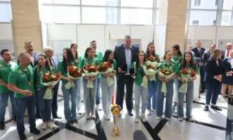 Националният отбор по волейбол за жени до 19 години който