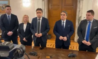 По думита на Божидар Божанов планът е връщане на хартиената