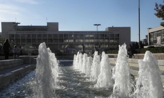 Според общината младежи са изсипали огромно количество течен препарат за