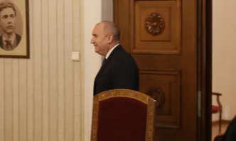 От Фейсбук профила на Тома Николов ИСКАМ 100 МАШИННО ГЛАСУВАНЕ