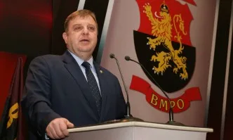 Без изненада – конгресът на ВМРО преизбра Каракачанов за председател