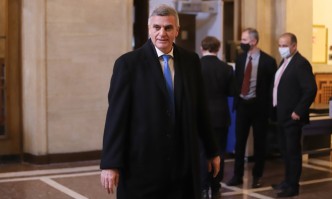 Янев: Решението на правителството е на българска територия да се разположат български войски