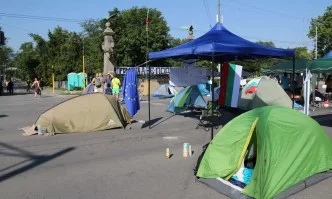 Втори ден: блокирани кръстовища в центъра на София