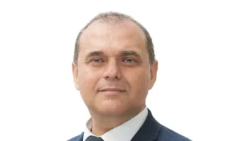 Съпредседателят на ВМРО Искрен Веселинов алармира на страницата си във