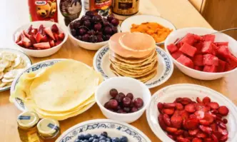 АВТОР ЕЛЕНИ СИДЕРАШест и десет сутринта Лили се събуди преди