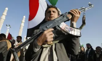 Плаващ под индийски флаг танкер за суров петрол в Червено