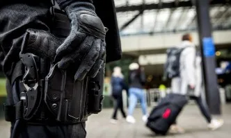 Бившата на нападателя от Холандия: Не е терорист, а откачен, наркоман, луд